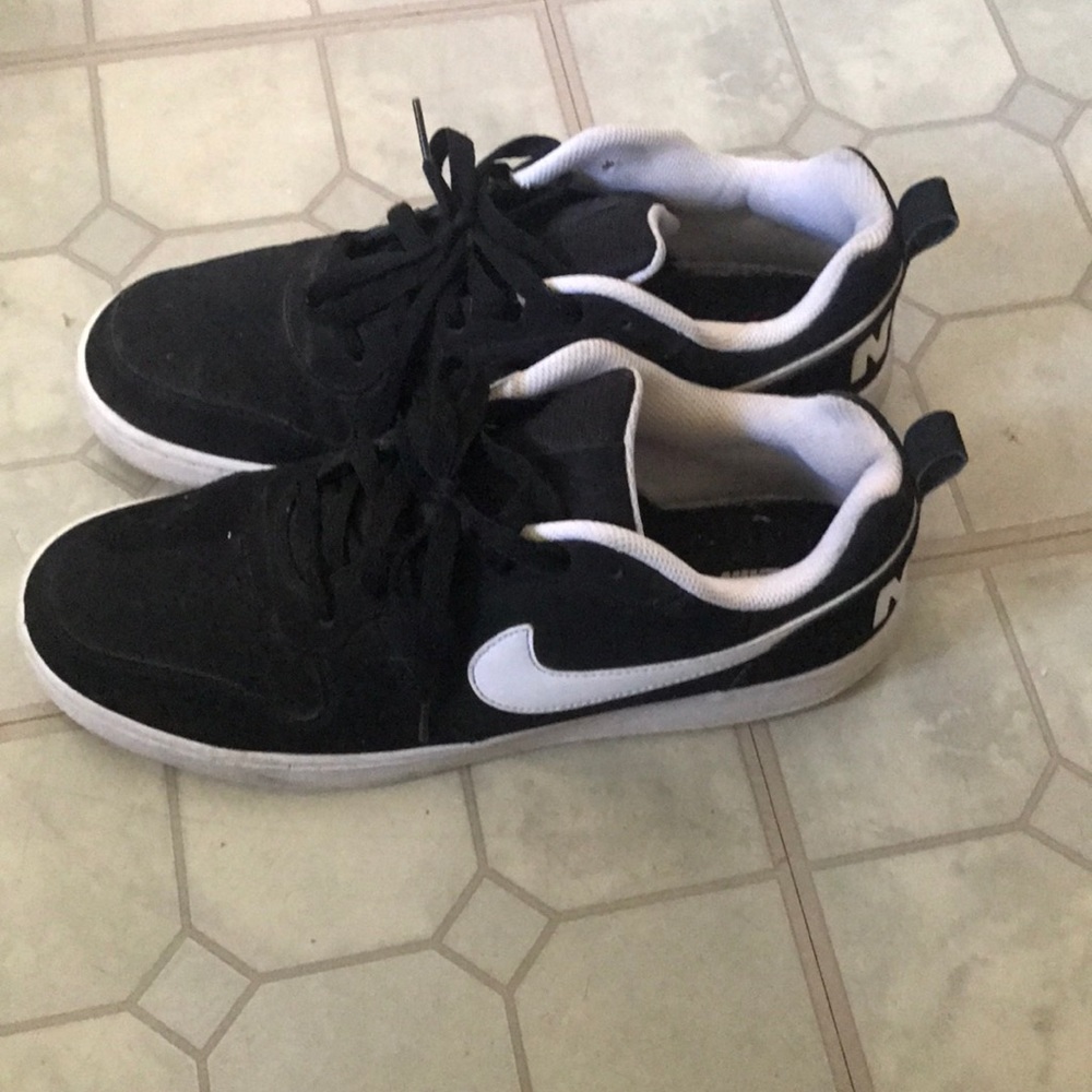 Size 11.5 Nike sneakers